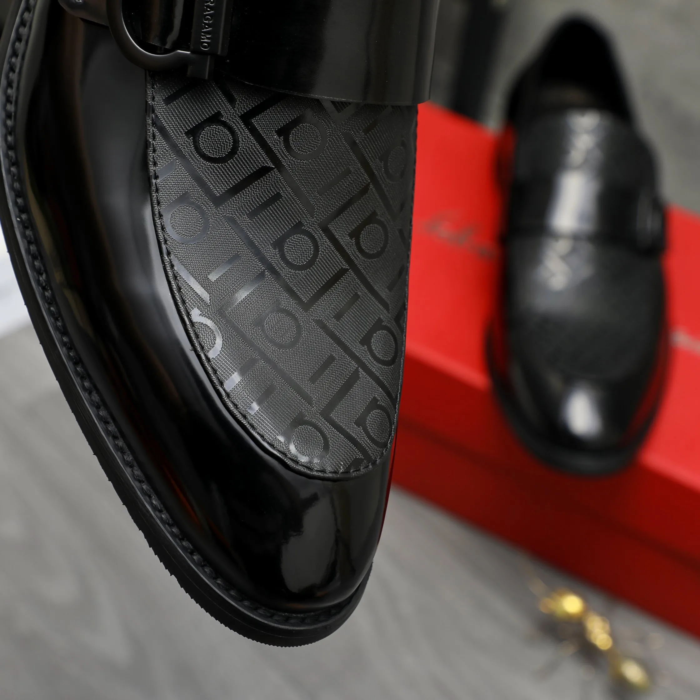 Men's shoes 💰460 Product trademark: Ferragamo "Ferragamo" business slip-on leather shoes Regular size: 39-44 Product materials: Selected high-quality pearlized cowhide stitching upper, cowhide lining, original outsole
